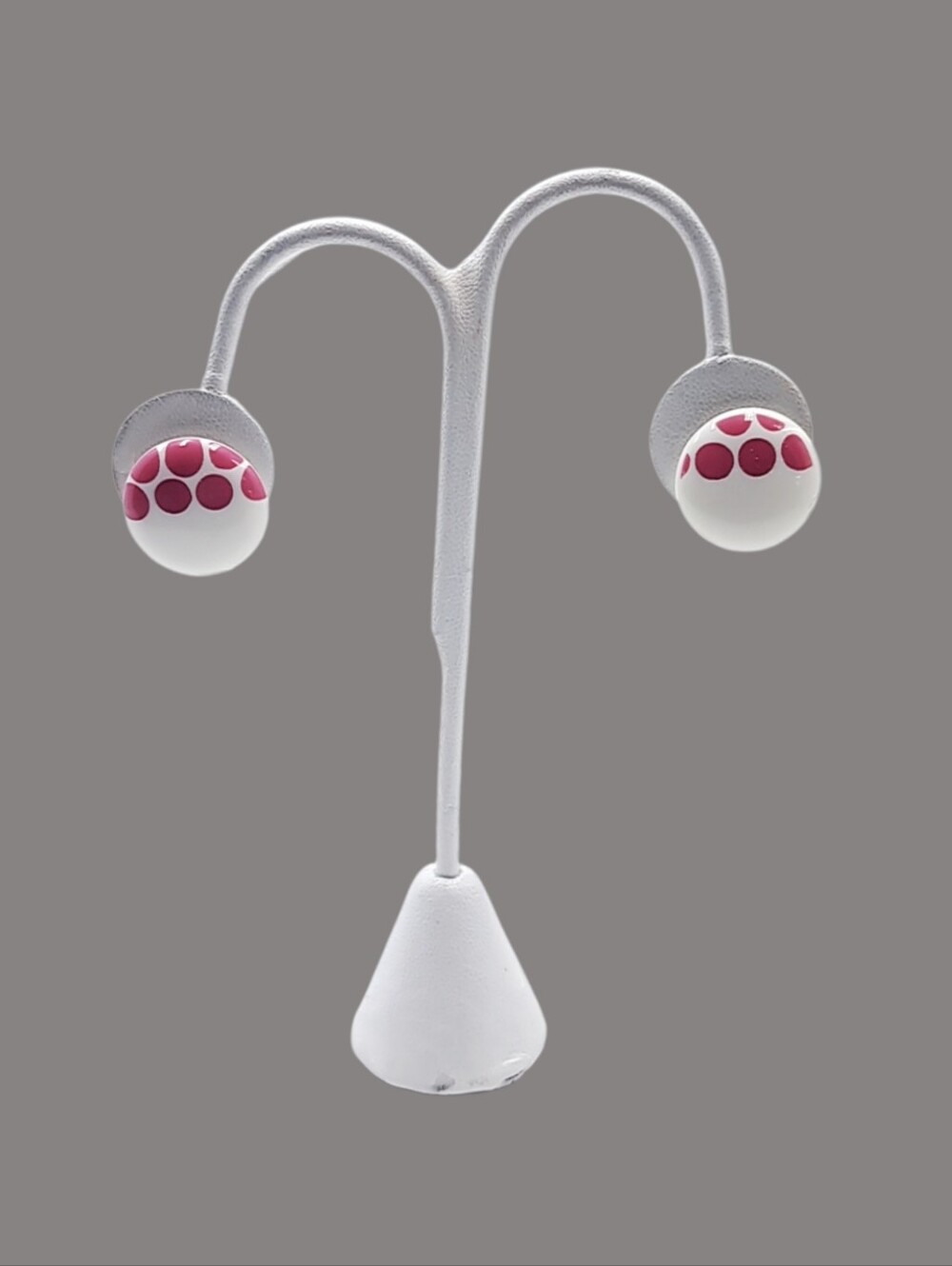 🙋 10/$20. White Pierced Earrings w/ Pink Circles 0.65" NWOT
